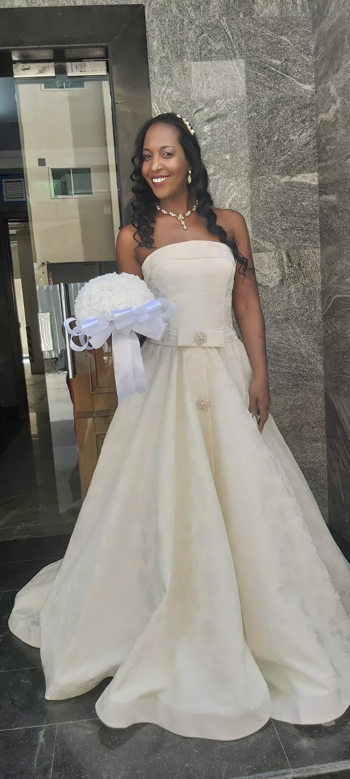 Rent stunning wedding dress