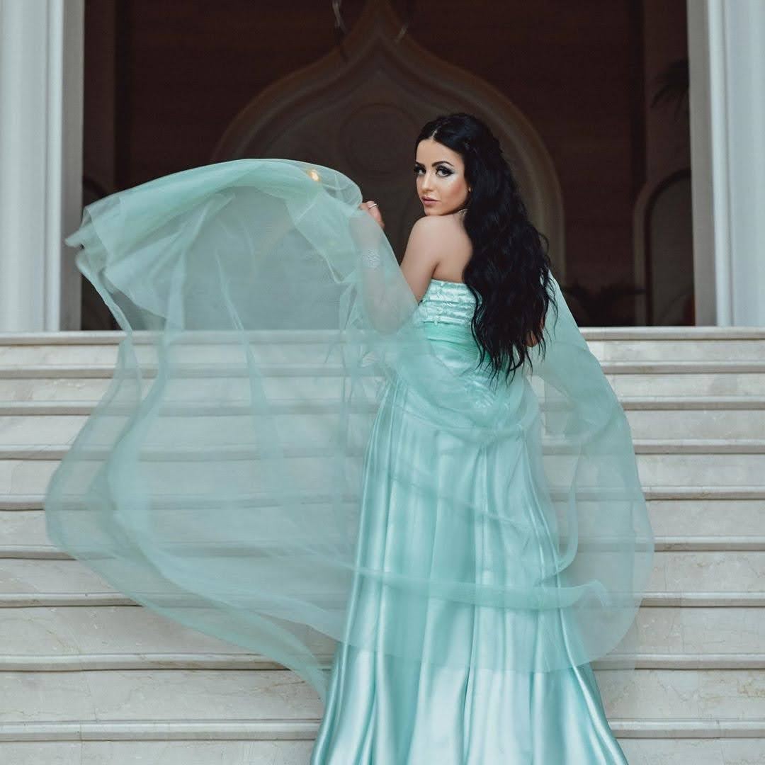 A Guide to Plus Size Wedding Dresses