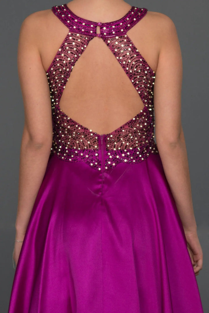 Turn heads at your next special occasion with this show-stopping dress from Aisha Fashion World. The fuchsia bodice is adorned with intricate beading and embroidery, while the flowing skirt cascades to the floor in fuchsia. The dress is made from high-quality materials and is sure to make you feel like a princess.