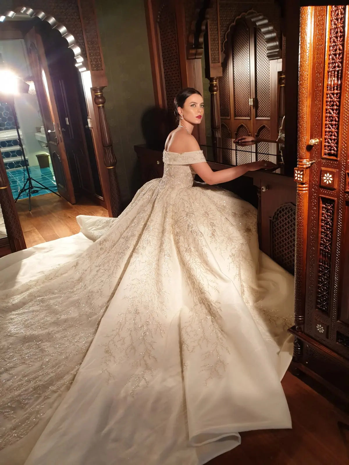 AFWNova  2020 off shoulder sparkling wedding dress